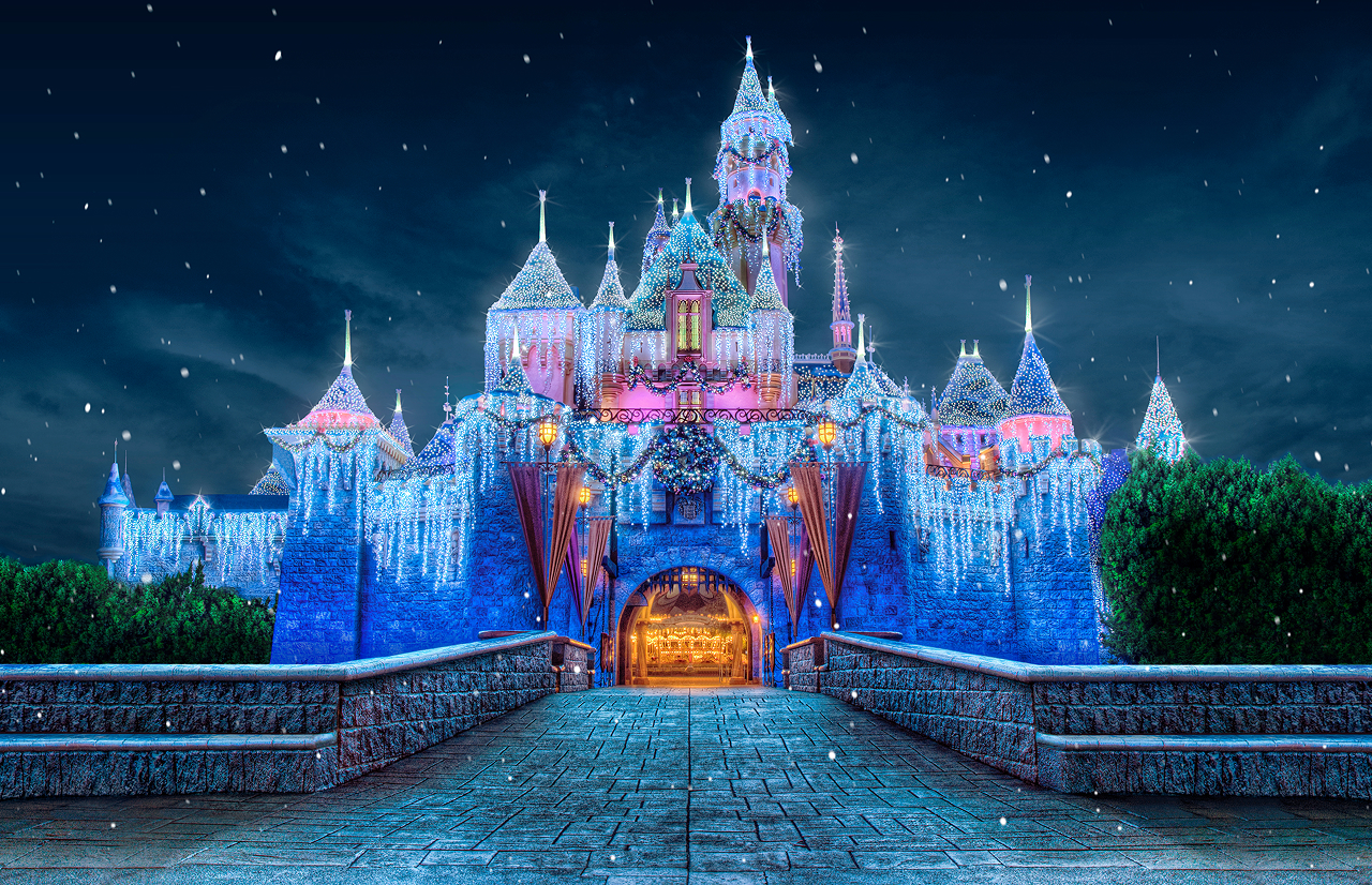 The holidays begin at the Disneyland&reg; Resort